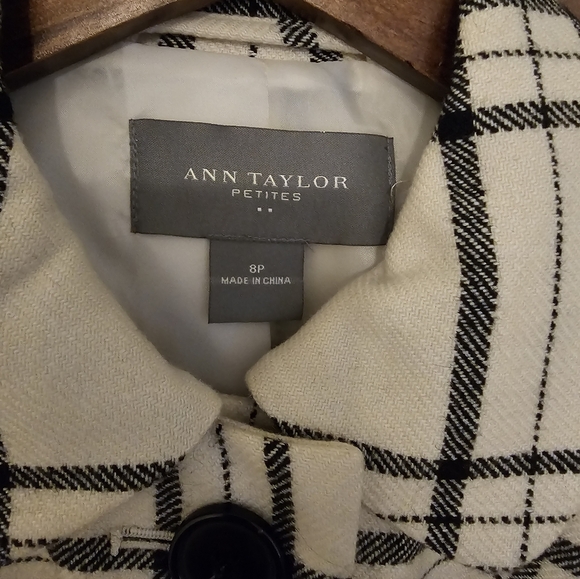 Ann Taylor Factory Plaid Black Ivory Jacket 8P 8 Petite - Picture 4 of 4